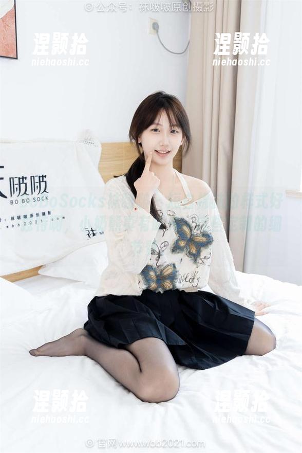 BoBoSocks袜啵啵 - 短白棉袜的样式好独特啊，小奶熊真有眼光，这些定制的细节赞。