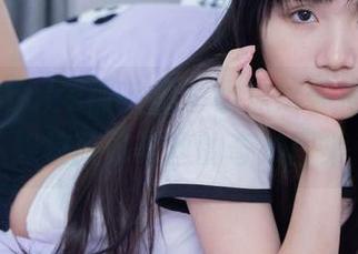 BoBoSocks袜啵啵 – 小沫给你揭榜，在线校服裤与丝的奇妙图集