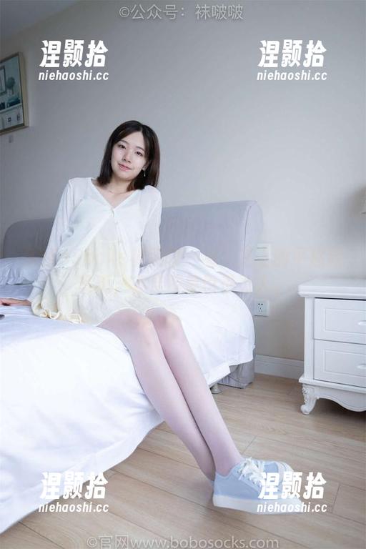 BoBoSocks袜啵啵 - 看！芝士的平底鞋写真，走走停停也很迷人。