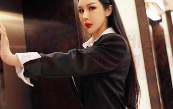 Feilin嗲囡囡 – Egg_尤妮丝的制服：原图新鲜出炉，更新时限不再是迷茫