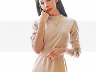 Feilin嗲囡囡 – 模特YOYO的礼服私拍秀，原图记载每一点邂逅，随意又平淡。