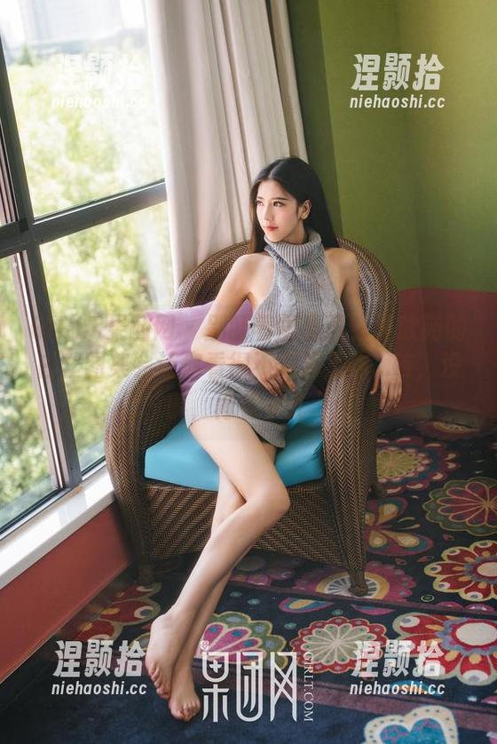 GIRLT果团网-黄歆苑 GIRLT果团网 - 别盯着屏幕看!黄歆苑的白丝图集会让你看得不想再工作...咳,没事,再看会儿。