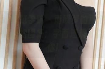 MFStar模范学院 – 南晓梦的那个“只穿一半”的旗袍图集：字面理解可能会吓到你!