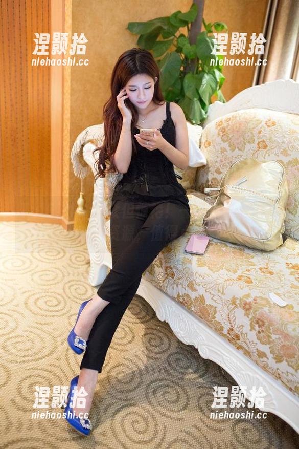 TuiGirl - 小众但惊艳！一组何何夕灰丝高清资源，值得点赞。