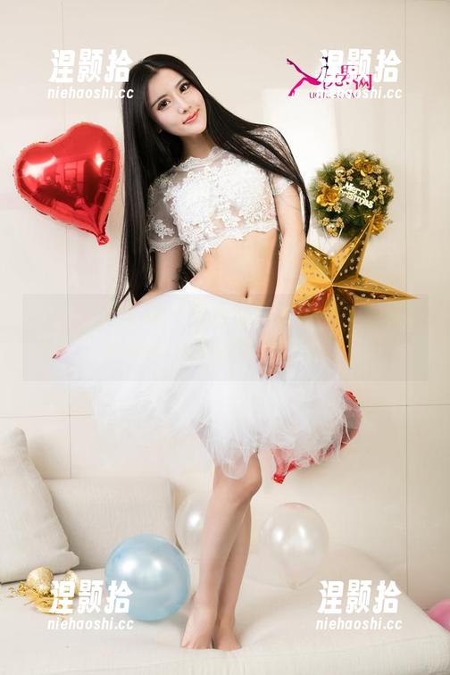 UGirls尤果网-刘嘉琦cherry UGirls尤果网 - 天台写真大冒险:刘嘉琦cherry教你壁纸新姿势