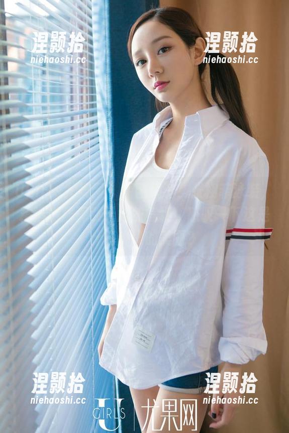 UGirls尤果网 - 原图来了！张栩菲泳装，精选她那浑然天成的气场，感叹一下这是什么阶段的美丽？