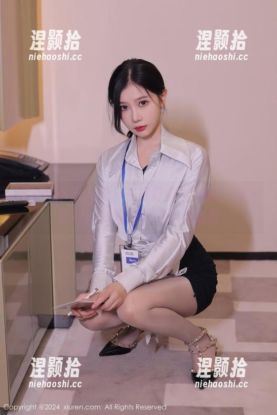 Xiuren秀人网-星子柒kiki Xiuren秀人网 - 在家打着半瞌睡,星子柒kiki的图包叫你点点心思