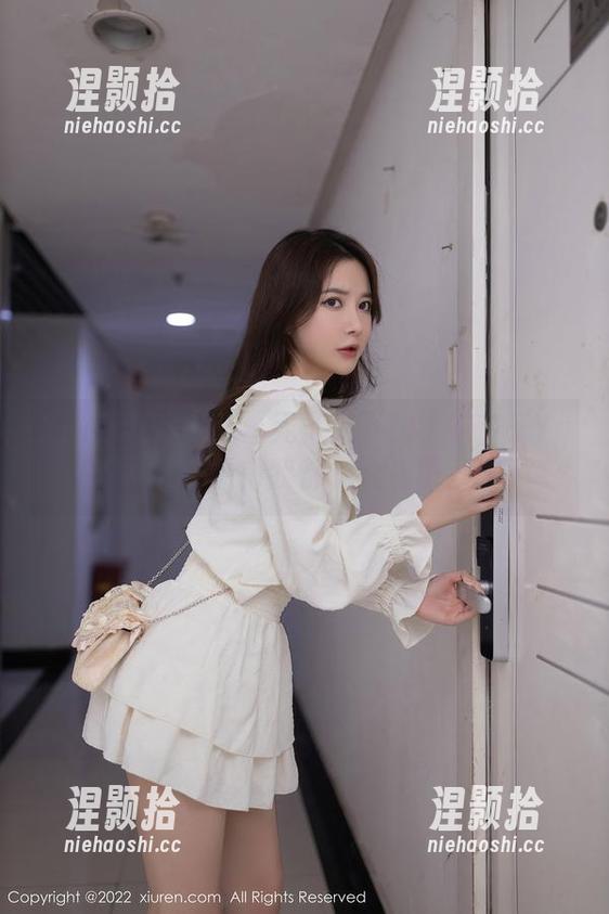 Xiuren秀人网 - 无圣光下的学妹杏子Yada，看得我都快融化了。