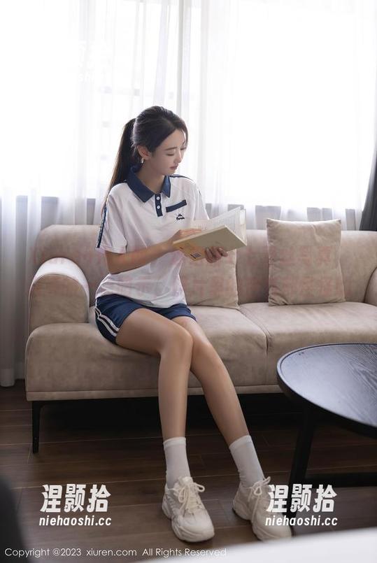 Xiuren秀人网 - 这组甜七七蕾丝写真，满满的一点暗示，照片里的空气都怪怪的。