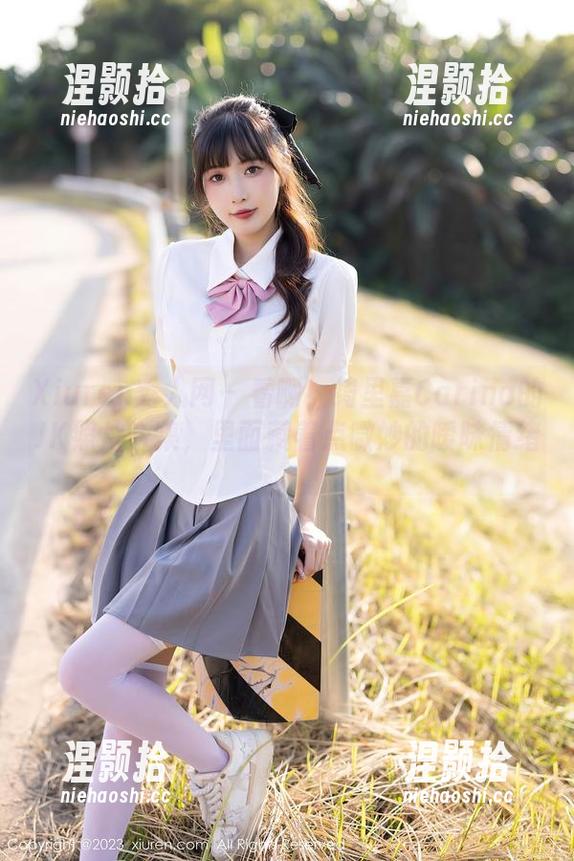 Xiuren秀人网-绮里嘉Carina Xiuren秀人网 - 看啊!绮里嘉Carina的JK照片合集,里面藏着点微妙的暧昧情绪。