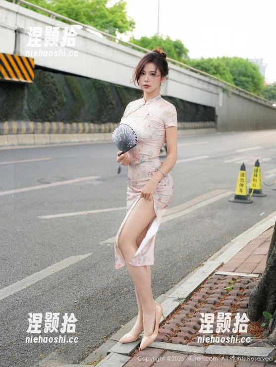 Xiuren秀人网-绮里嘉ula Xiuren秀人网 - 绮里嘉ula户外作品集:全套让人想涂抹防晒,透气又降温!