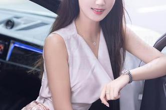 Xiuren秀人网 – 免费合集：趁热拿铁latte在浴缸里，简直太会玩了吧？！