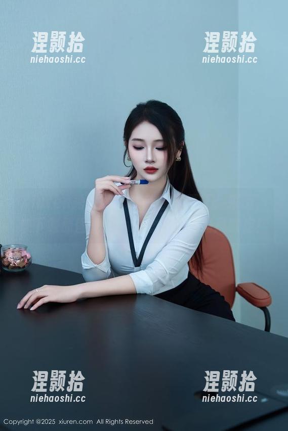 Xiuren秀人网 - 软软酱的夏天：来啊，快下载原图把我心心念念的沙滩风吹走！