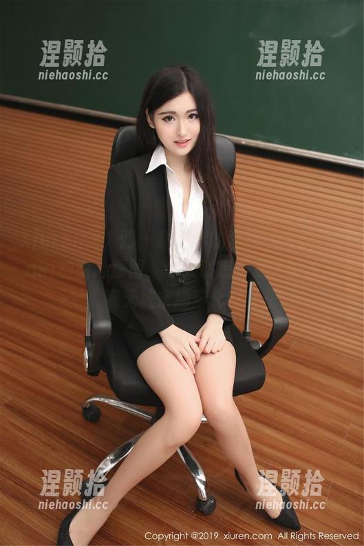 Xiuren秀人网-金妍兮Saki Xiuren秀人网 - 释放你的甜腻,金妍兮Saki的甜心原图,令人联想到夏天的冰淇淋,毫无戒备地溶化在嘴里。