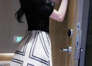 Xiuren秀人网 – 千人千面的校服：陆萱萱cecillia网盘里的奇妙合集