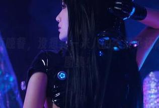 这一顿黑贞晚餐，没想到一米八的大梨子还附送了福利图集！