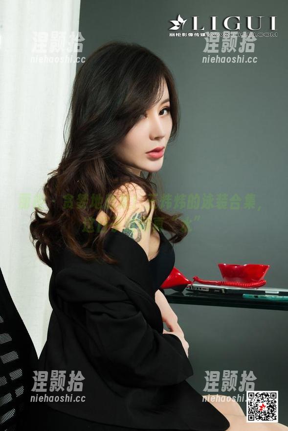 丽柜 - 贪婪地欣赏！王炜炜的泳装合集，这日子过得真“水”