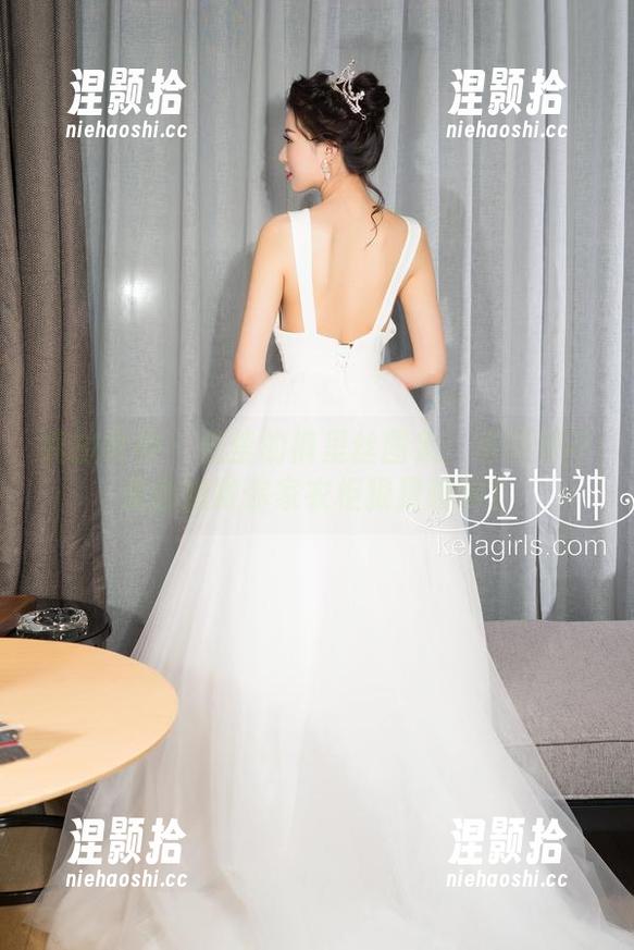 克拉女神 - 佳莹的裤里丝图集：看完是不是也想跟你家衣柜狠狠聊聊？