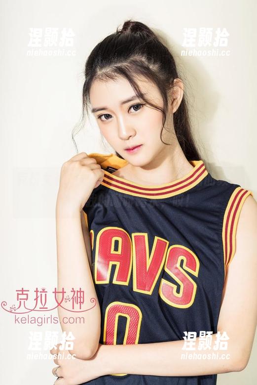 克拉女神 - 钟淇的日常美图，更新的频率直逼我的咖啡喝水，哎！