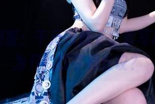 办公室图鉴：千反田鹿子全套写真，你以为只有打字和会议？