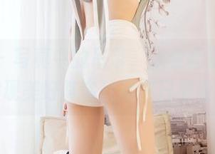 嗲囡囡 – 写真中的吊带，张俊佳那一瞬，发现美好其实就藏在日常里。