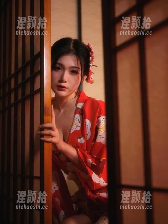 大梨子不是御姐 大梨子不是御姐长腿外加野性气质,下载前请做好心理准备!