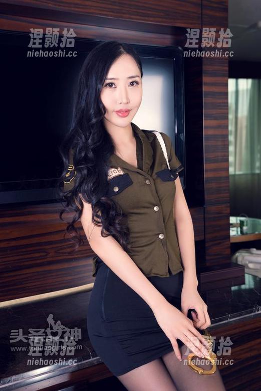 头条女神 - 这张原图让我想问，语溪的死库水是不是很清凉？
