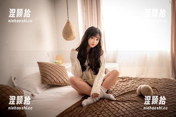 在奇行家狗崽的泳池图集里，水波也是个小明星！