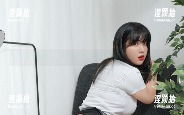 水手服又来了，宋哈娜最新作品集教你如何不沉迷于海洋。
