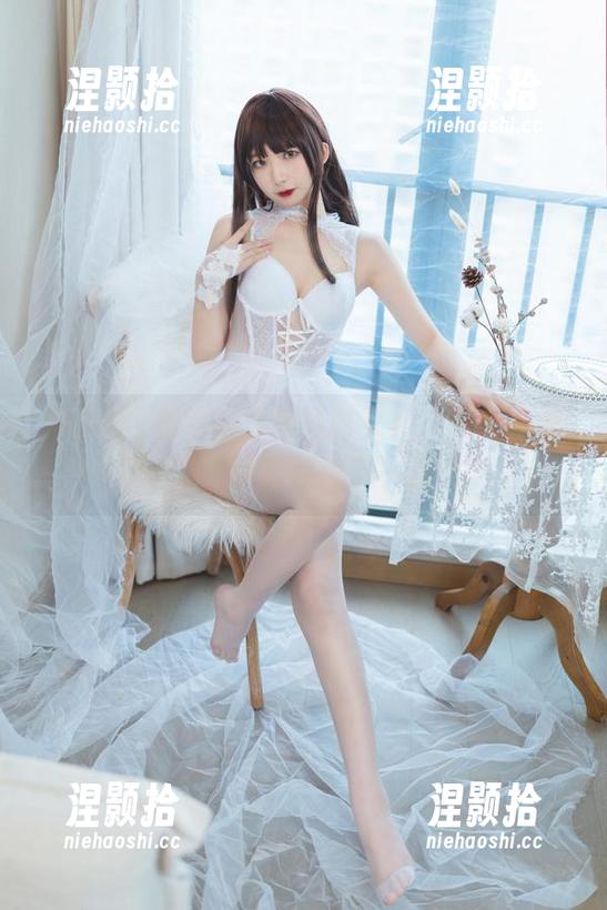 封疆疆v舞动的飞鸟马时女仆，更新一波又一波，你能预测下一张吗？