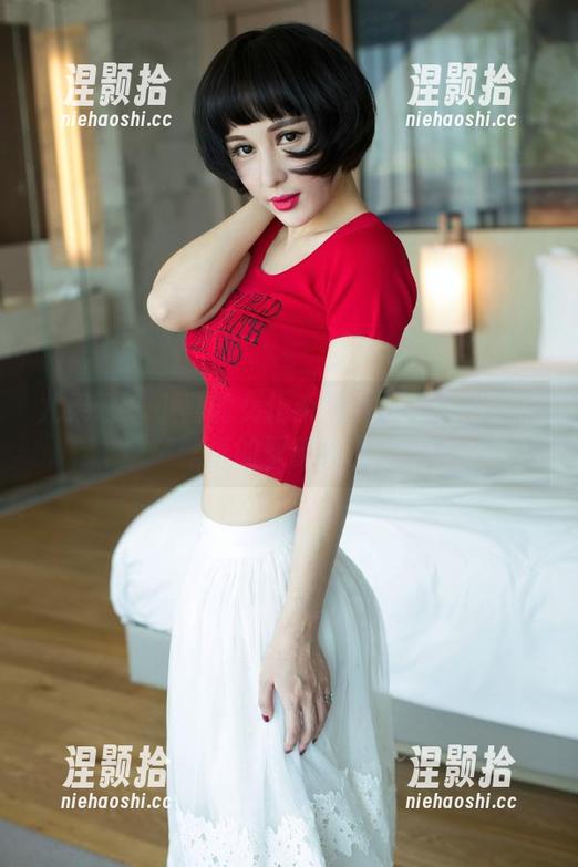 尤果网 - 小喜的女仆系列：搞定男主还是壁纸的双重身份！