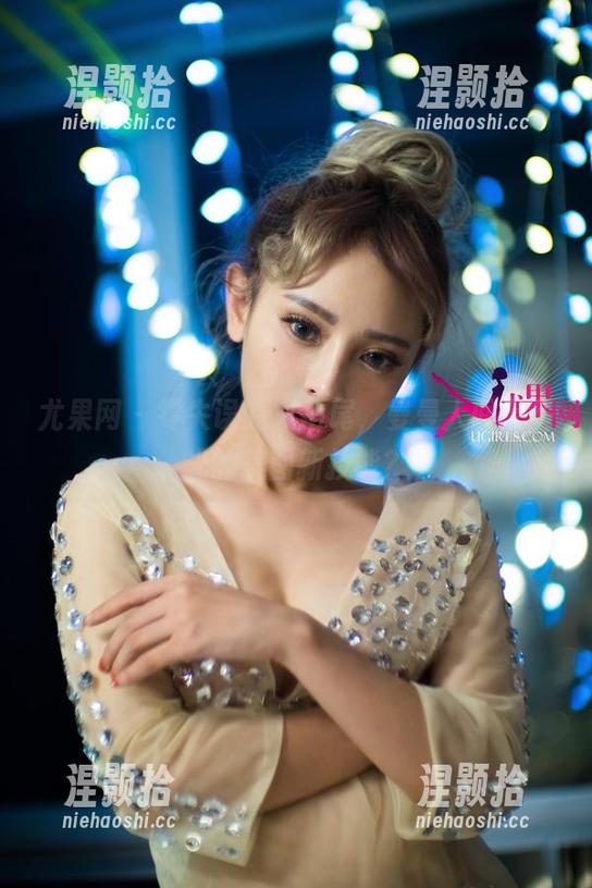 尤果网 - 零失误的双马尾，曼曼人间无圣光的美图新技能？