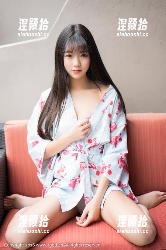 推女神-施忆佳 推女神 - 新的图包更新,施忆佳的美脚引发的热议,值得再瞧瞧。