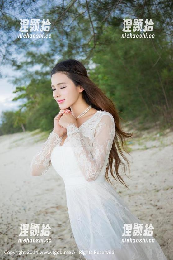 推女神 - 苏糯米Mi穿着连体衣，周围的风景都变得自愧不如，快来分享这套囧图！