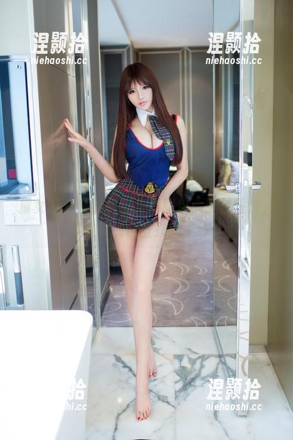 推女郎-易阳 推女郎 - 易阳美腿高清图包:腿长任性,促进你的倒立技能上线!