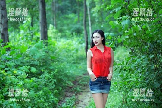 推女郎 - 连欣最新写真集：闹钟响了，我却在梦里校服...