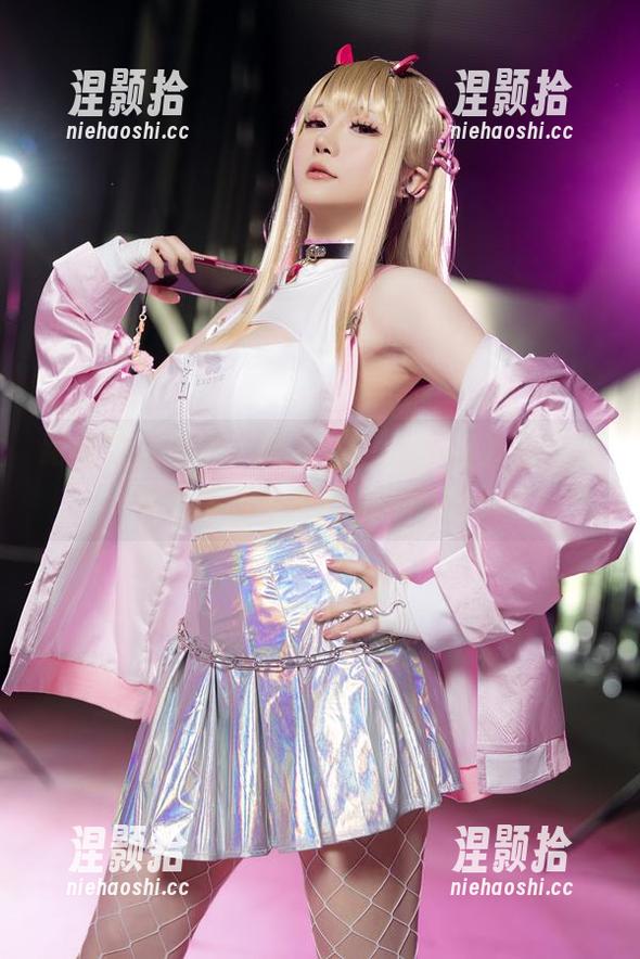 跟随星之迟迟，进入《Darling》套图的无尽宇宙：好奇心UPUP！