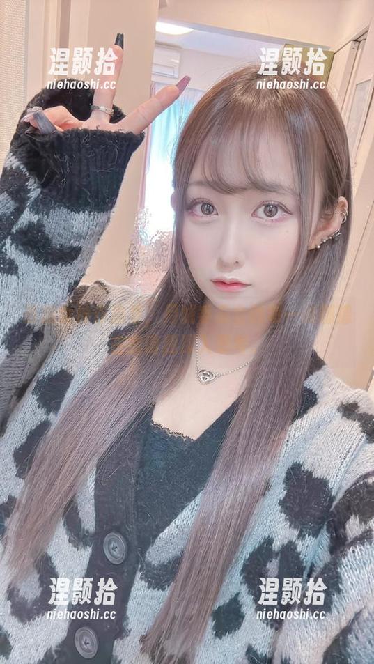 月城委员会 最新女神作品集,月城委员会的每一张都像在邀请我深入思考。