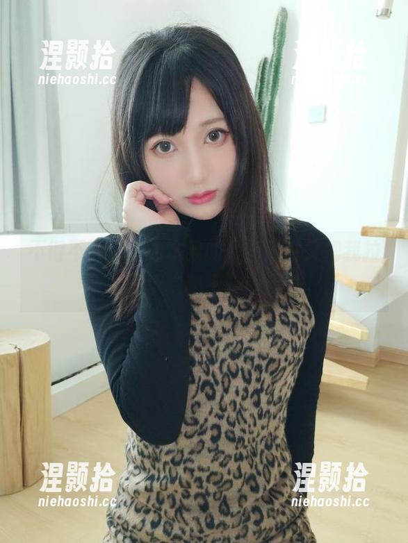 不得不说，木之本果的最新照片又把我拉入了一个“秘密”的漩涡。