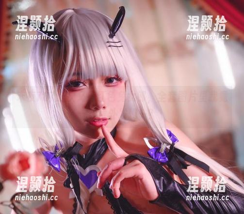 末夜787这次又是红色兔女郎，全套图片里我竟然意外发现…？