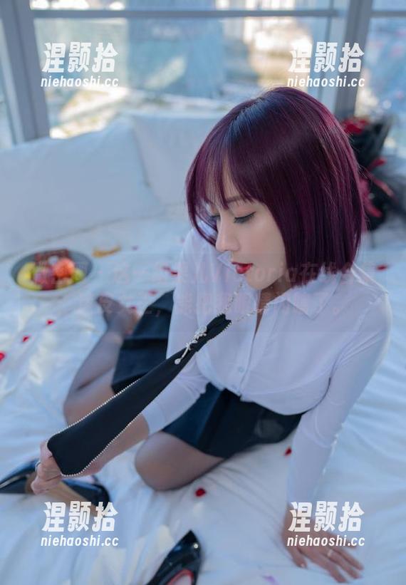 微密圈 - 这一组果儿Victoria在线合集：漆皮女王，能把我眼睛闪瞎了。