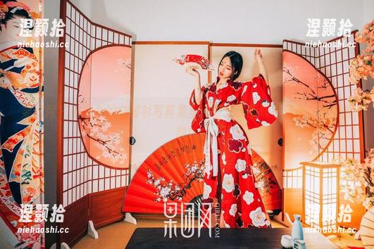 果团网-小九九 果团网 - 小九九的白衬衫写真集里藏着多少趣味小花招?进来数数!