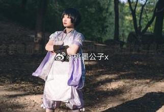 桃墨公子的全套吸血鬼旗袍，图片中每一处细节都似乎在窃窃私语。