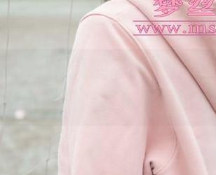梦丝女神 – “乔儿的高跟”作品：穿着它走路得小心翼翼呀！下载试试吧！