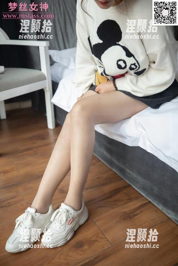 梦丝女神 - 黑衣少女晓晓的最新原图，有种不一样的气质，让我咋舌。