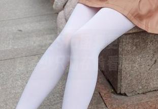 森萝财团 – 女王Sia图集更新：你能想象有多少只猫在偷看吗？