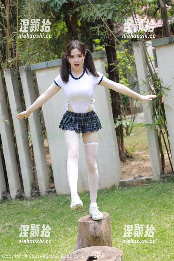 模范学院 - 骨感与丰满的绝妙碰撞：SiByl李思宁的连体衣合集，网盘可下载哦