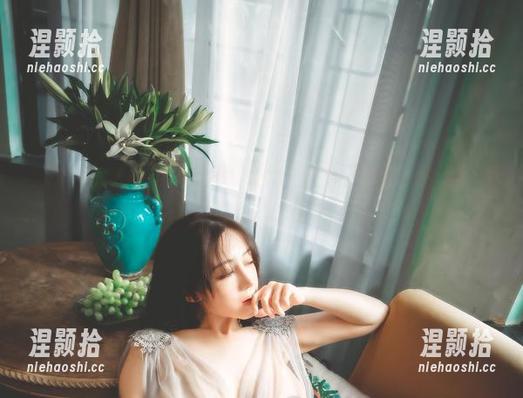 楼上那位樱晚gigi粉丝，你肯定想看她的连衣裙原图与精选吧？我懂你心中的小鹿乱撞！
