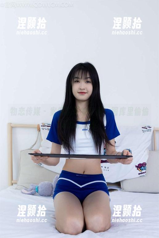 物恋传媒-案例猫耳 物恋传媒 - 案例猫耳的红裙,图库里偷偷闪烁的回忆