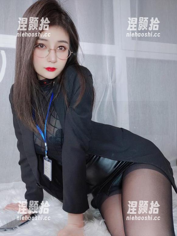 订阅Fantia成员的白银81，竟然目标锁定23年的美图生涯…前途未卜啊…